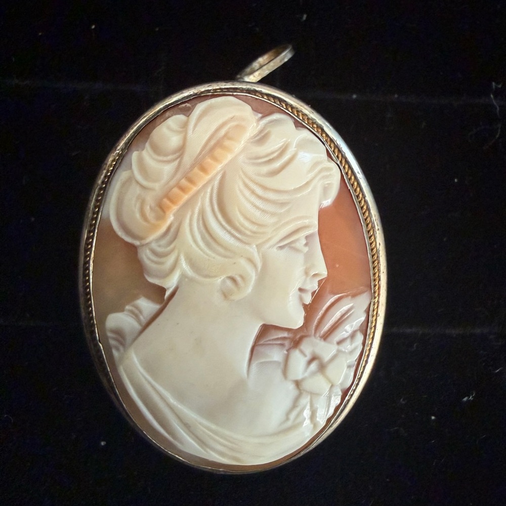 Vintage Sterling Silver Shell Cameo Pendant Brooch